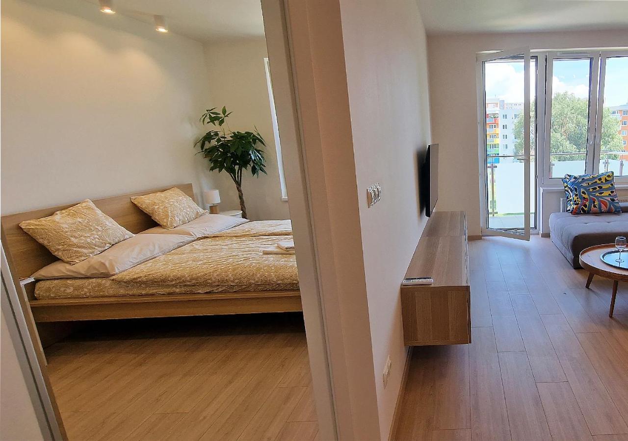 New Cozy 2 Room Pink Apartment Bratislava 058 エクステリア 写真