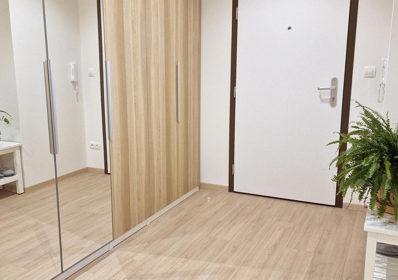 New Cozy 2 Room Pink Apartment Bratislava 058 エクステリア 写真