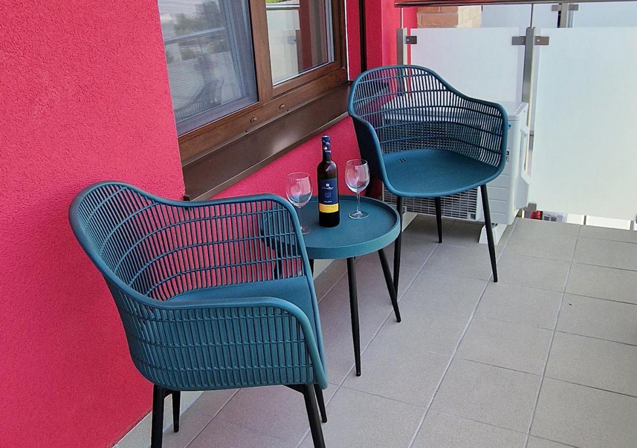 New Cozy 2 Room Pink Apartment Bratislava 058 エクステリア 写真